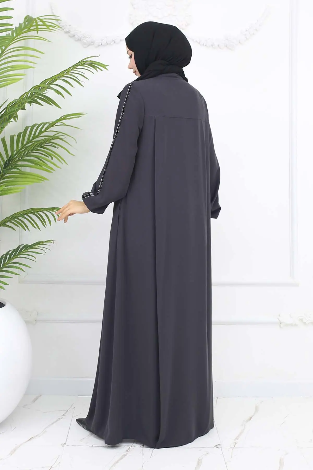 Stripe Detailed Robe Abaya-detail