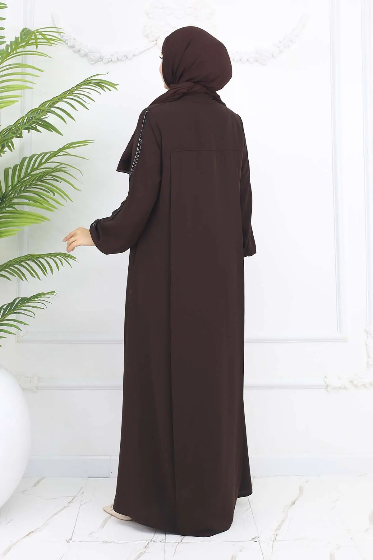 Stripe Detailed Robe Abaya-detail