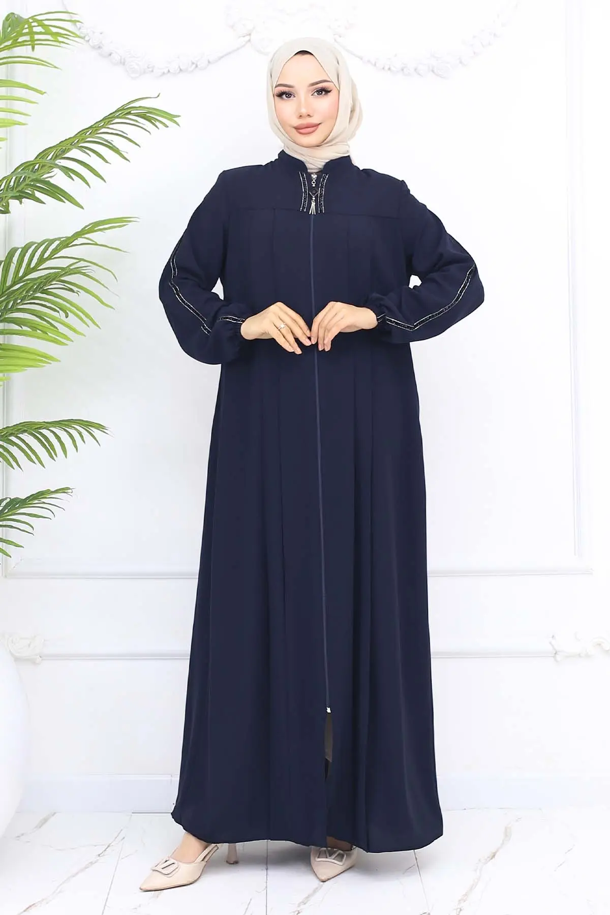 Stripe Detailed Robe Abaya-detail