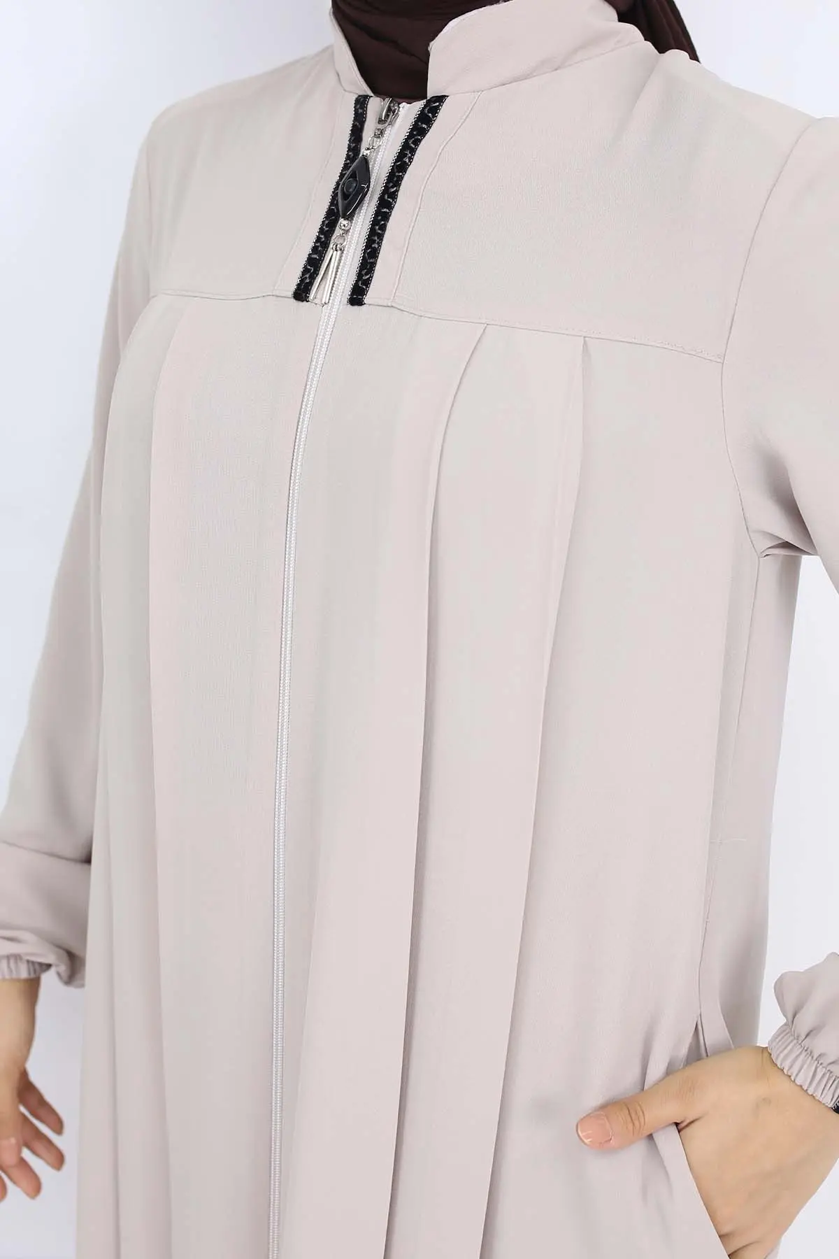 Stripe Detailed Robe Abaya-detail