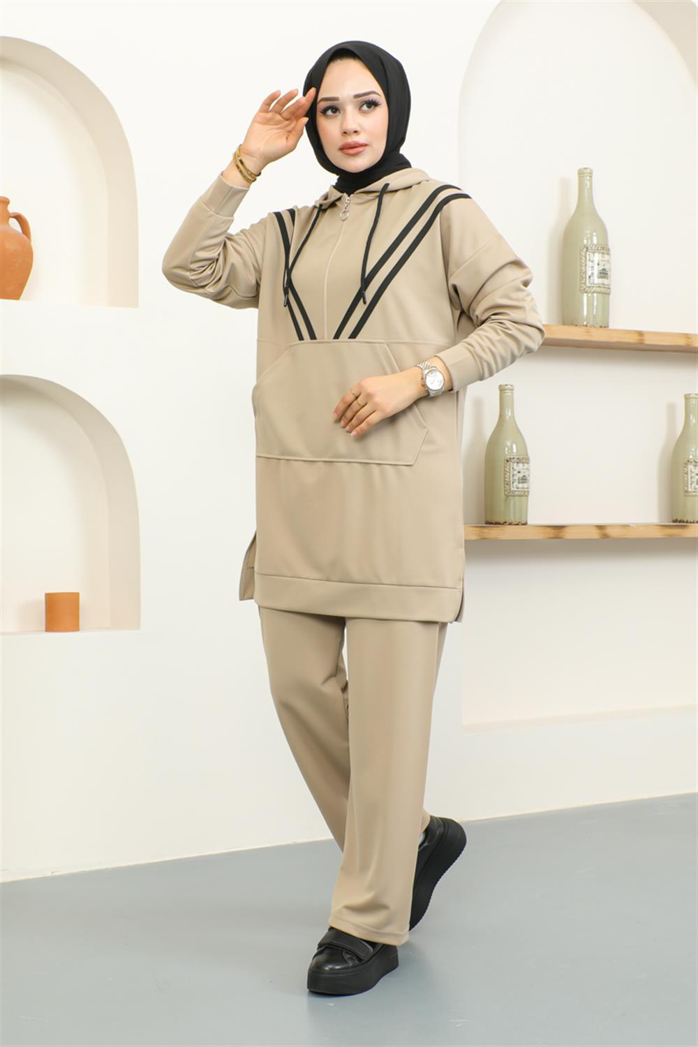 Stripe Detailed Sports Suit