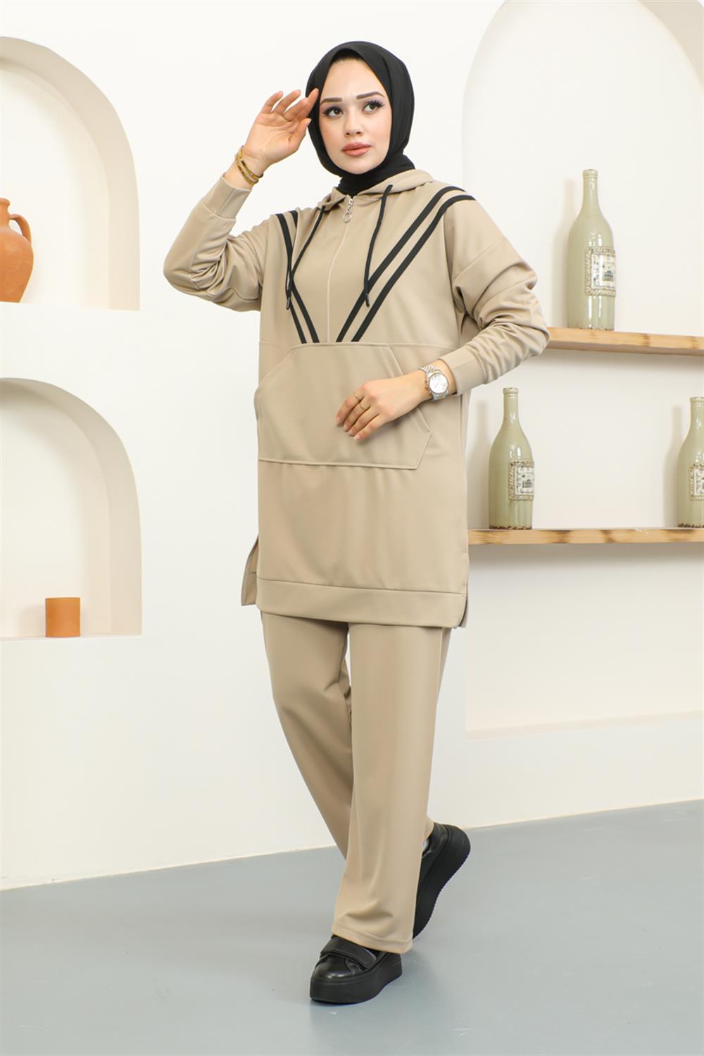 Stripe Detailed Sports Suit