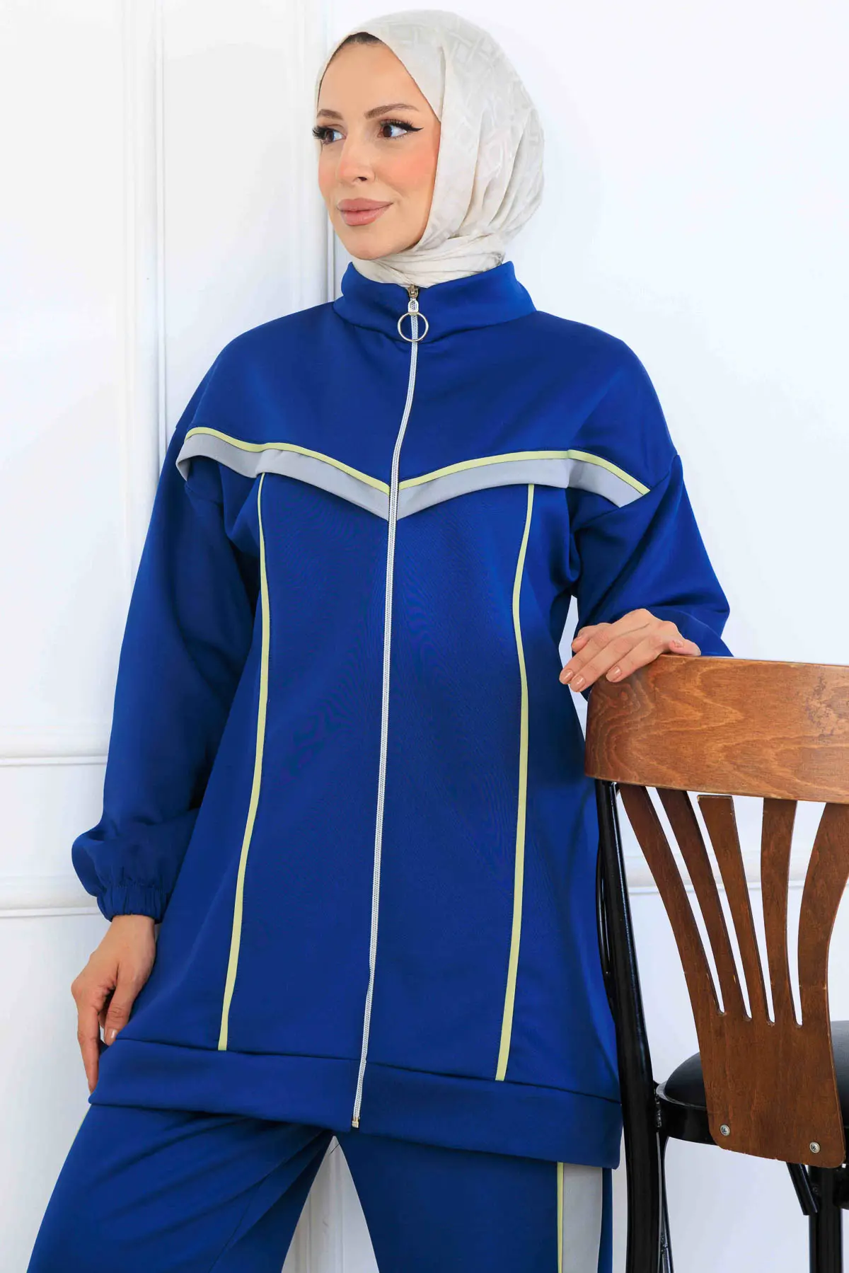 Striped Detailed Scuba Two Piece Suit-detail