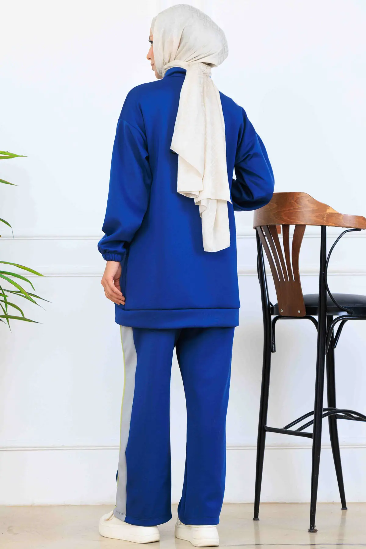 Striped Detailed Scuba Two Piece Suit-detail