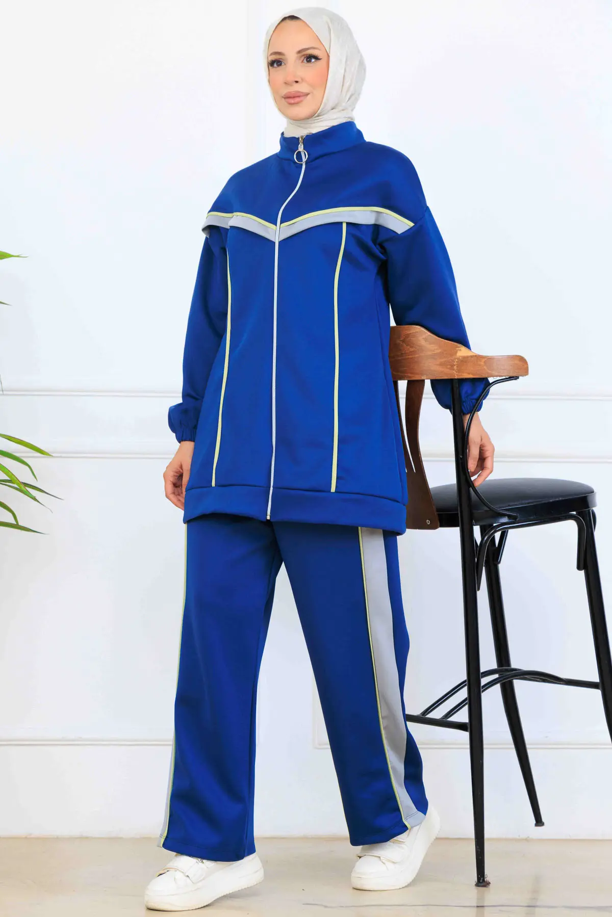 Striped Detailed Scuba Two Piece Suit