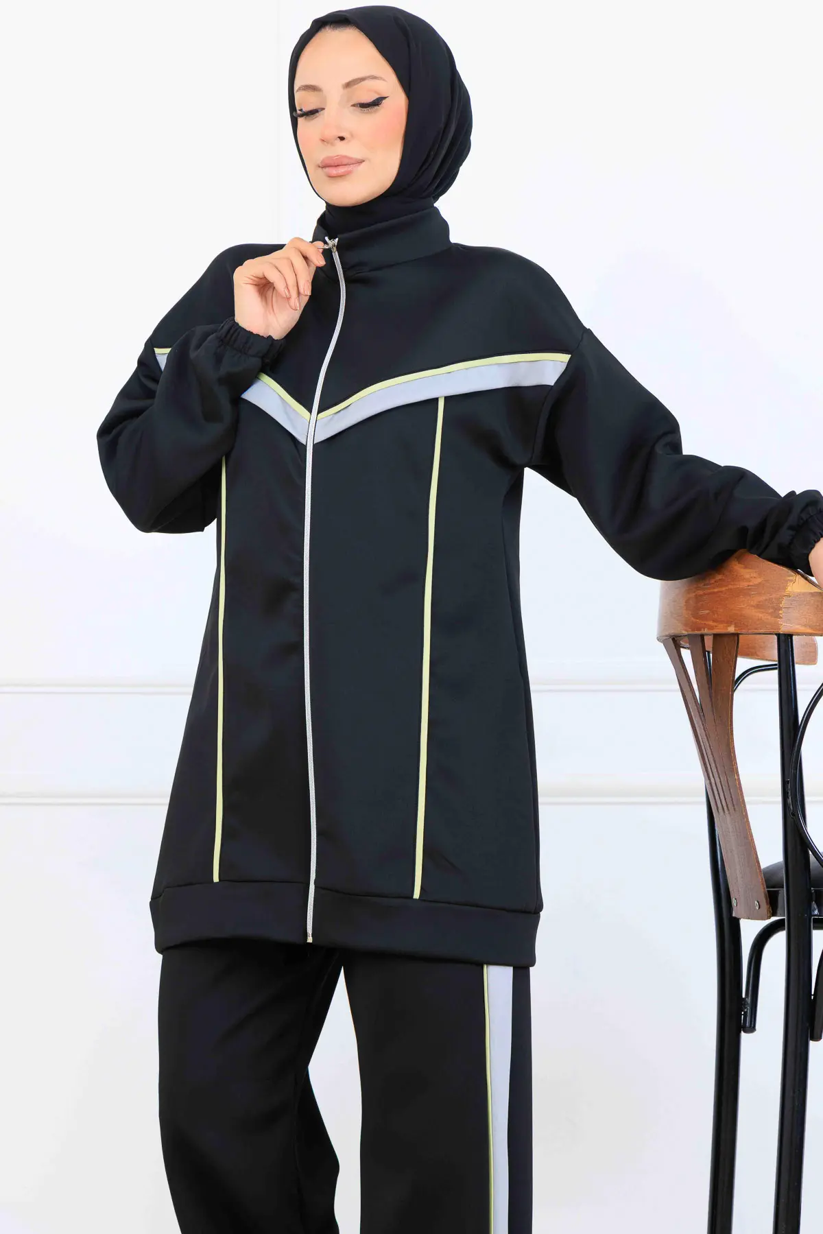 Striped Detailed Scuba Two Piece Suit-detail