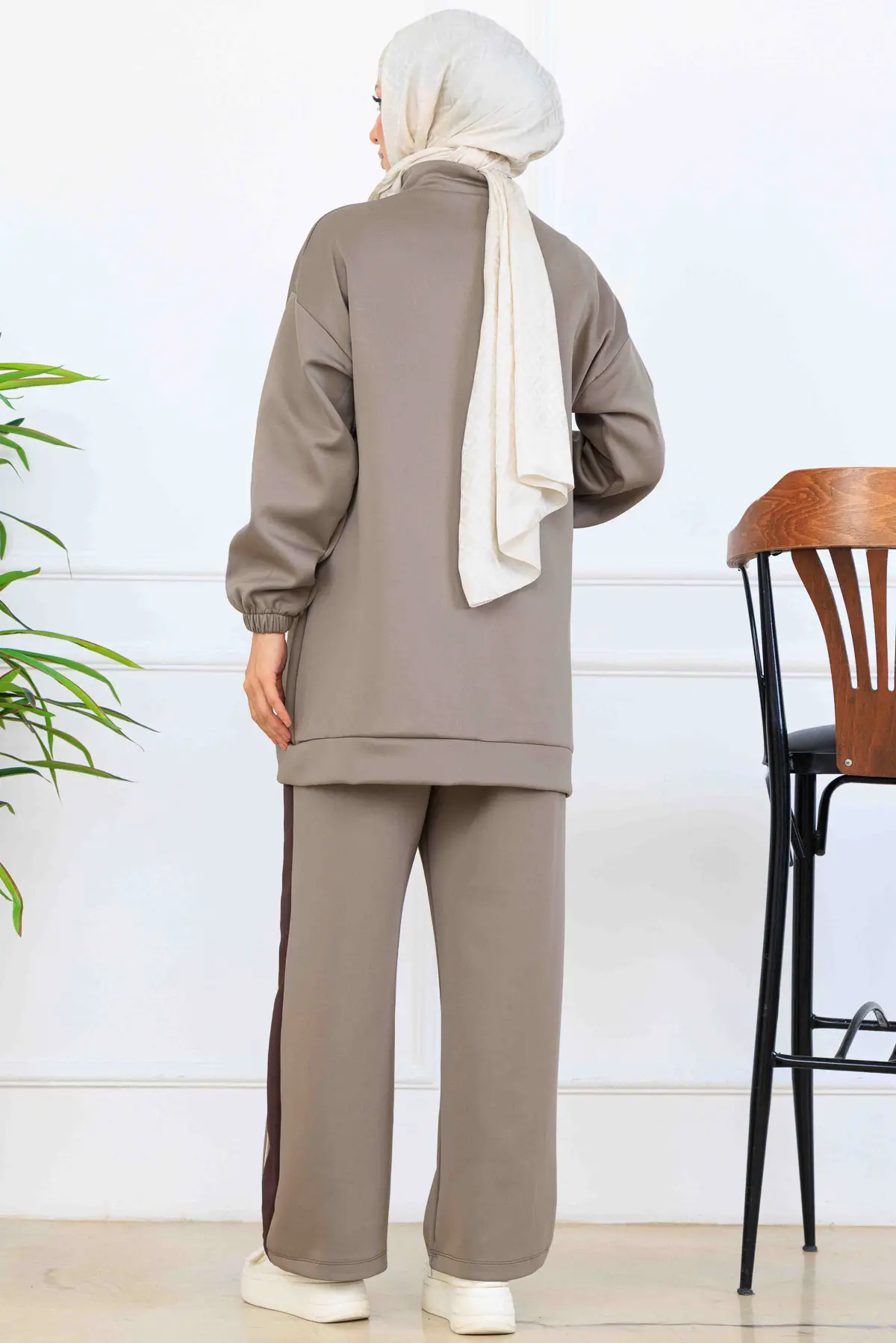 Striped Detailed Scuba Two Piece Suit-detail