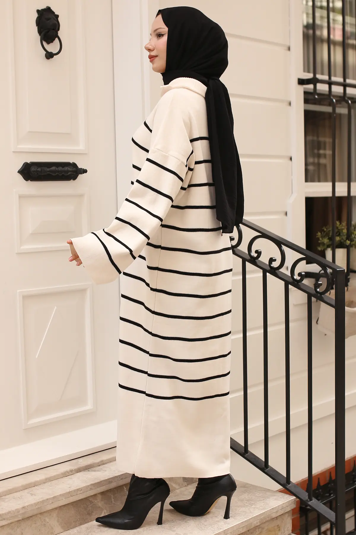 Striped Knitwear Dress With Zipper Detail On The Collar-detail