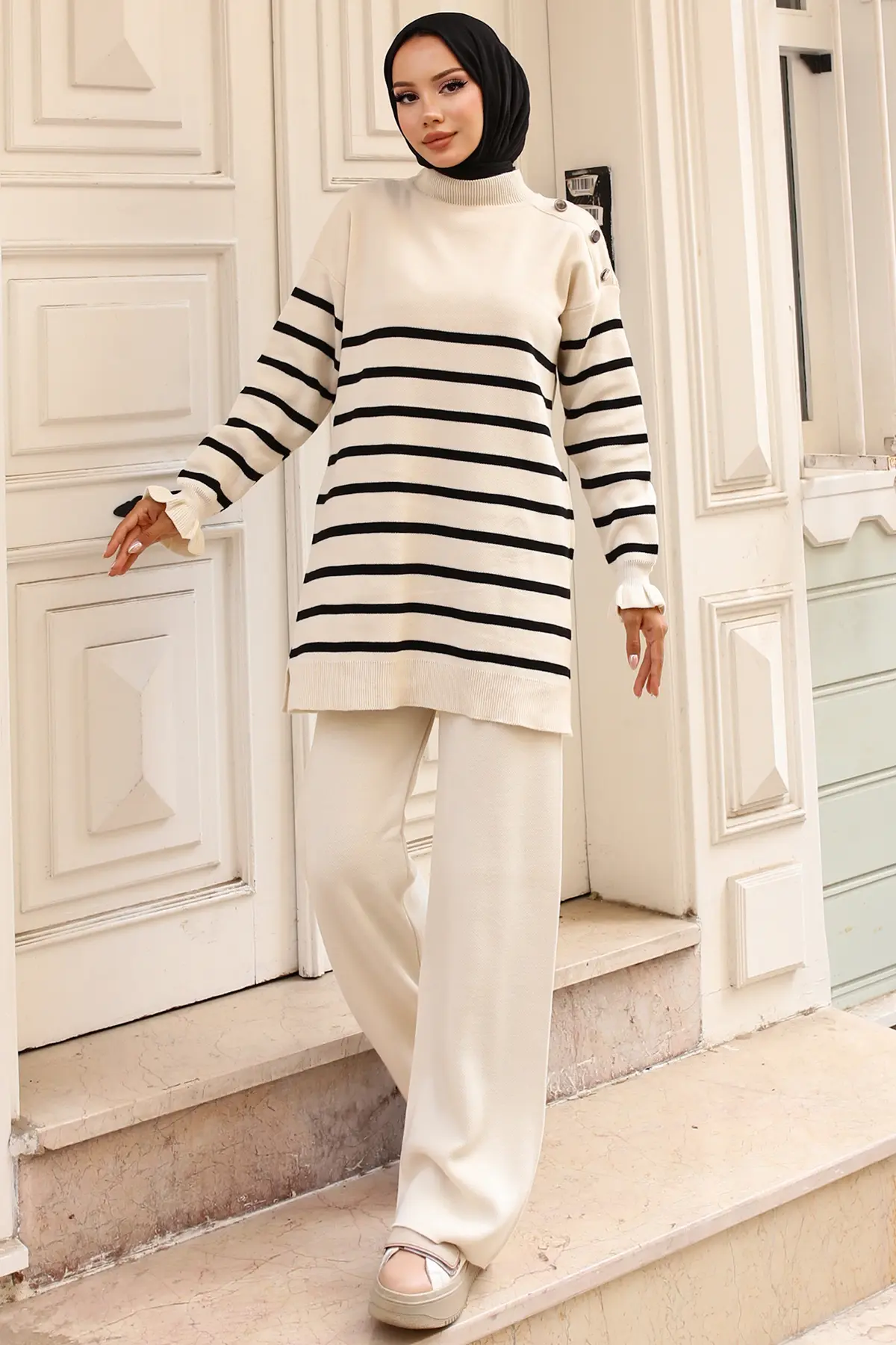 Striped Knitwear Suit with Buttons on the Shoulders