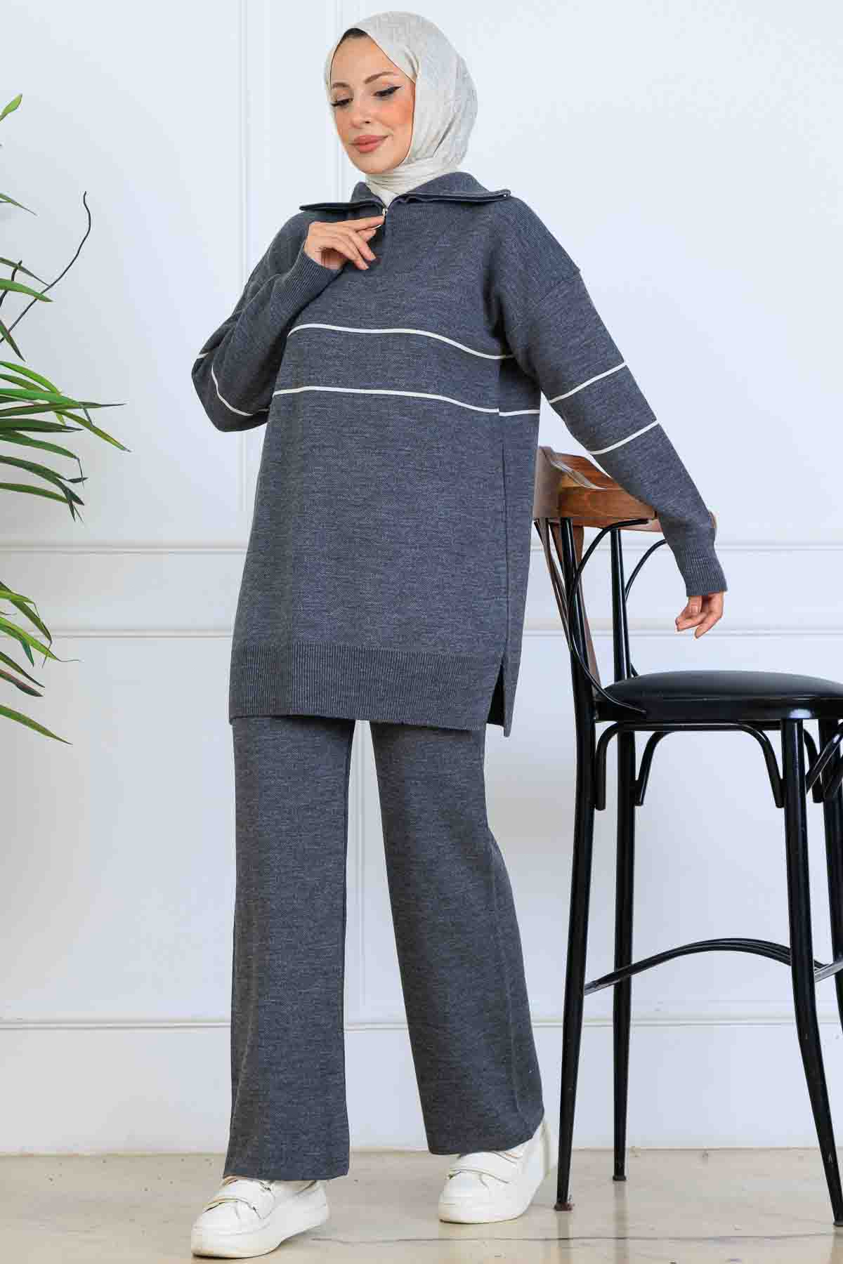 Striped Knitwear Suit With Zippered Collar
