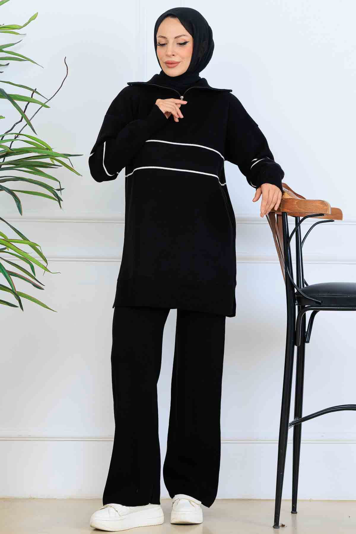 Striped Knitwear Suit With Zippered Collar