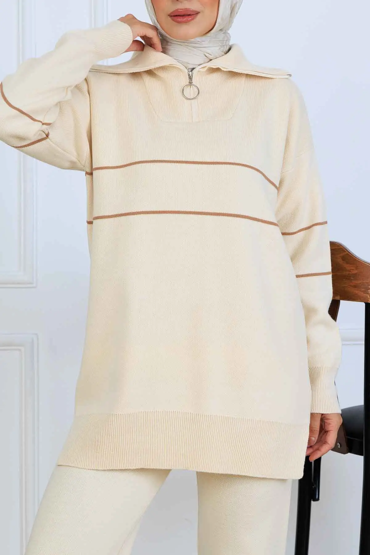 Striped Knitwear Suit With Zippered Collar-detail