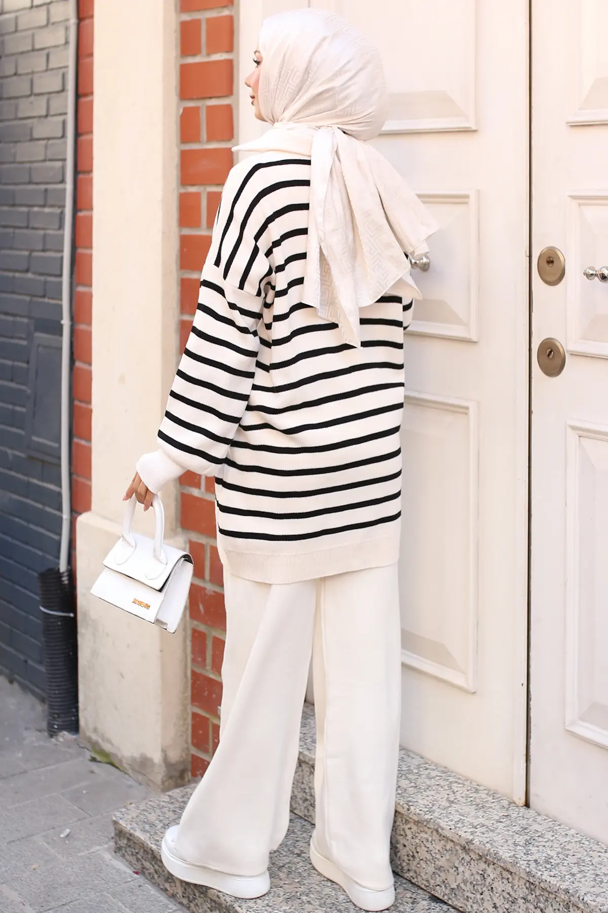 Striped Knitwear Suit-detail