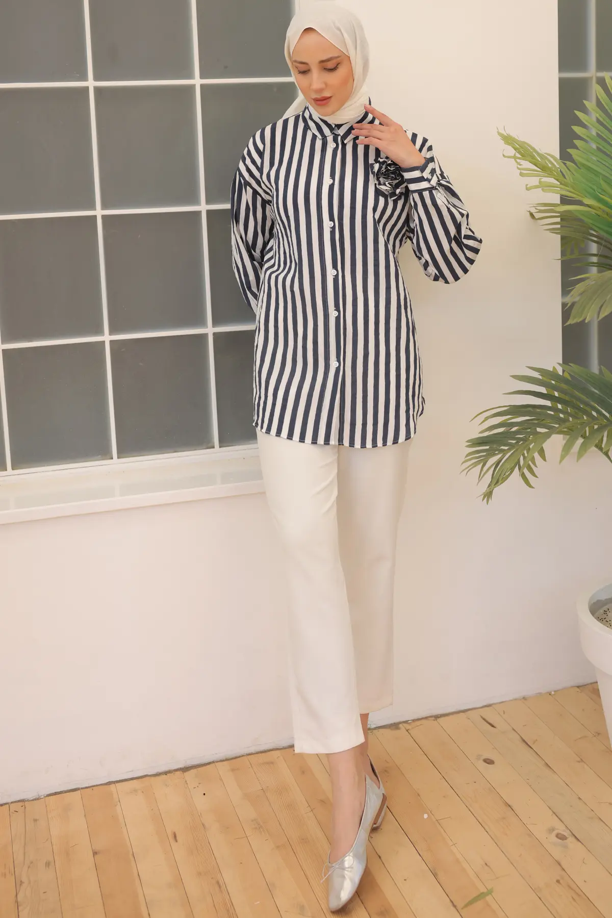 Striped Shirt With Rose Accessories-detail