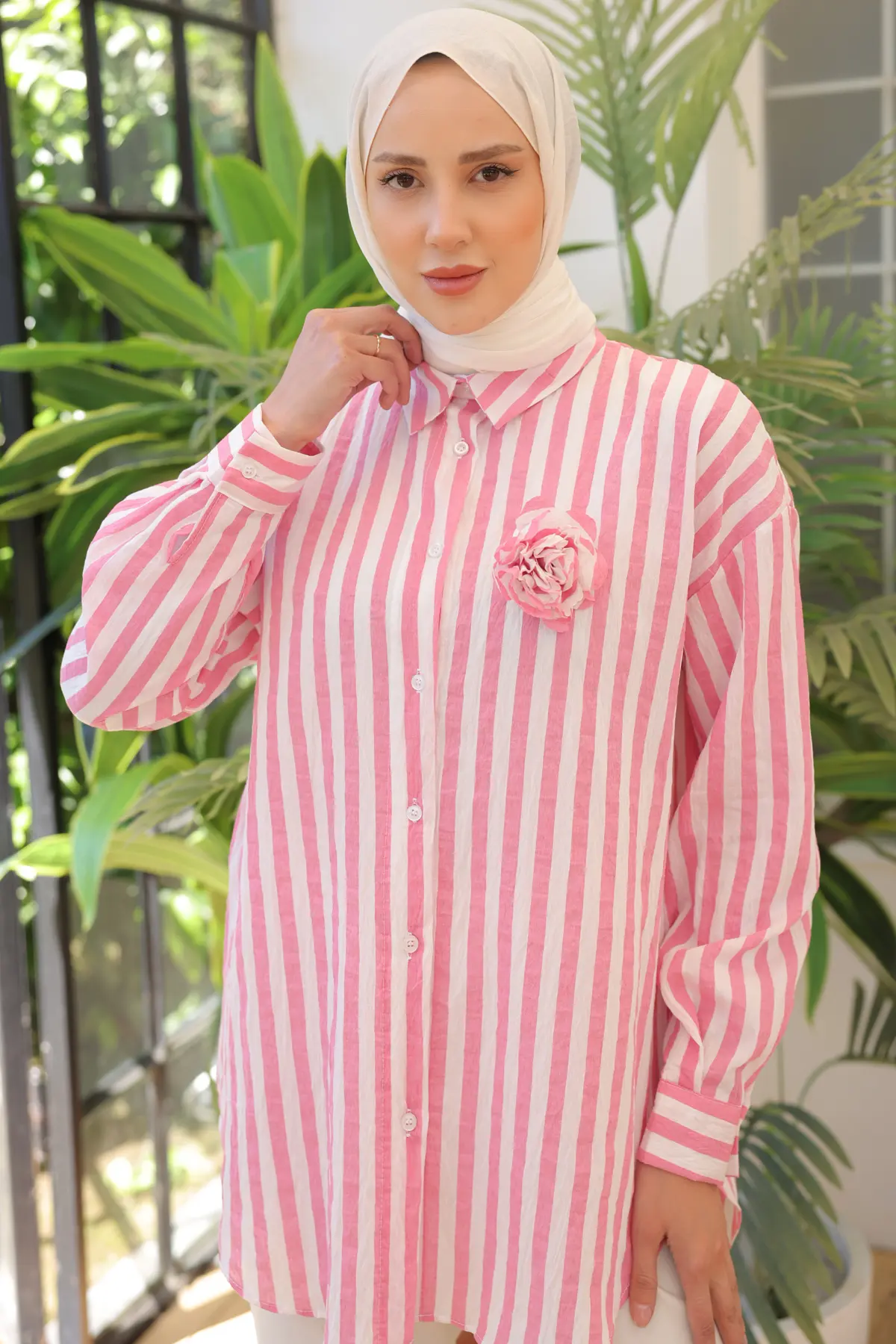 Striped Shirt With Rose Accessories-detail