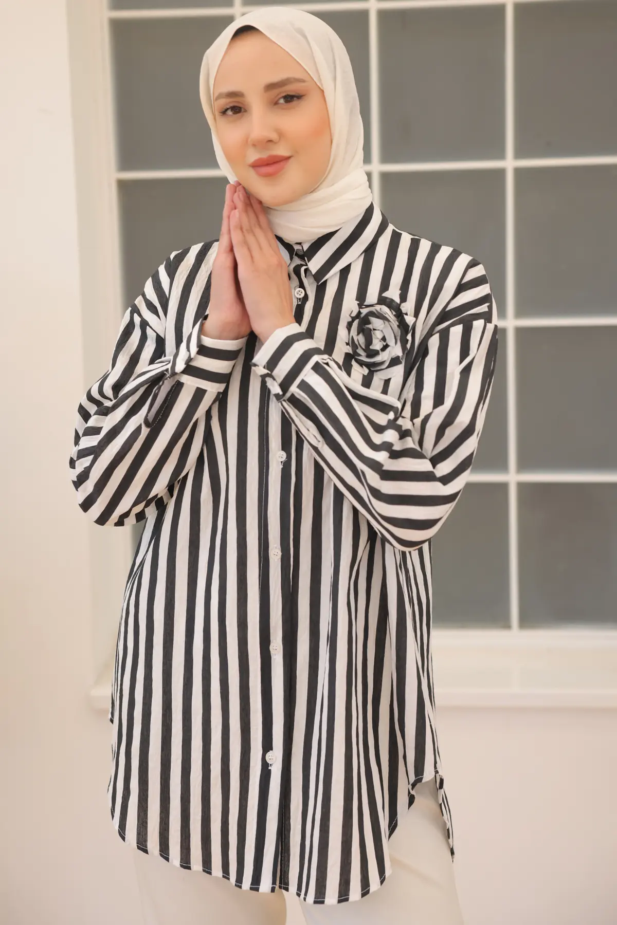 Striped Shirt With Rose Accessories-detail