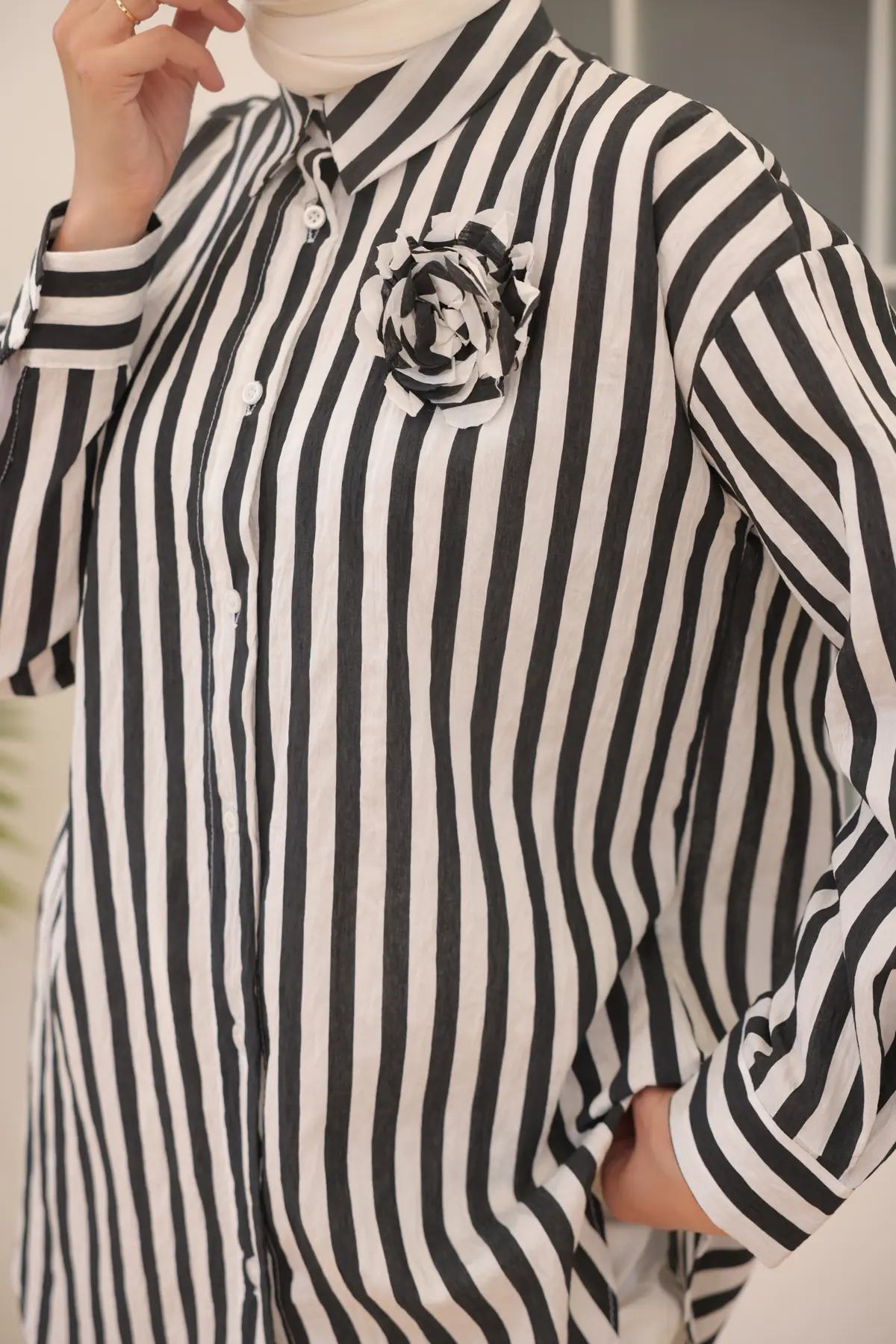 Striped Shirt With Rose Accessories-detail