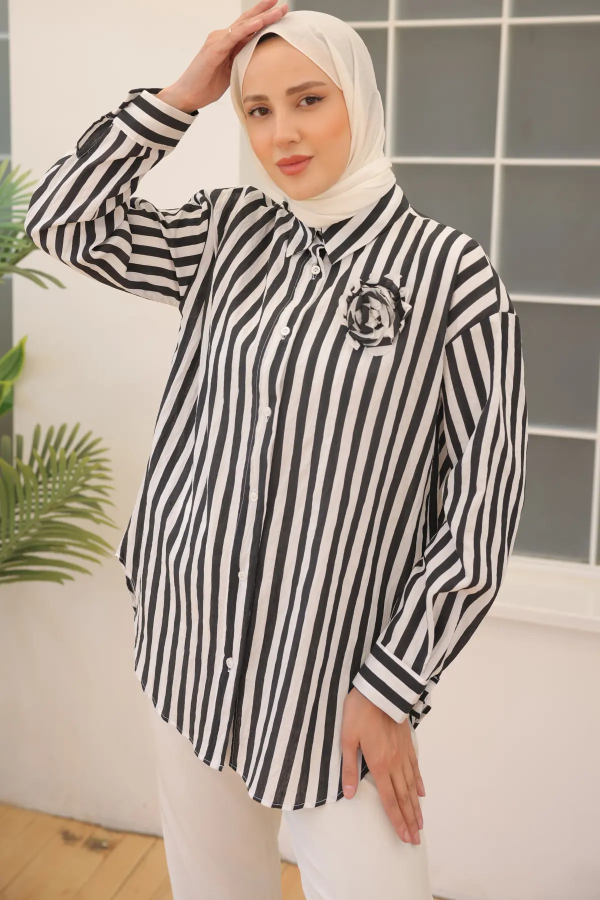 Striped Shirt With Rose Accessories-detail