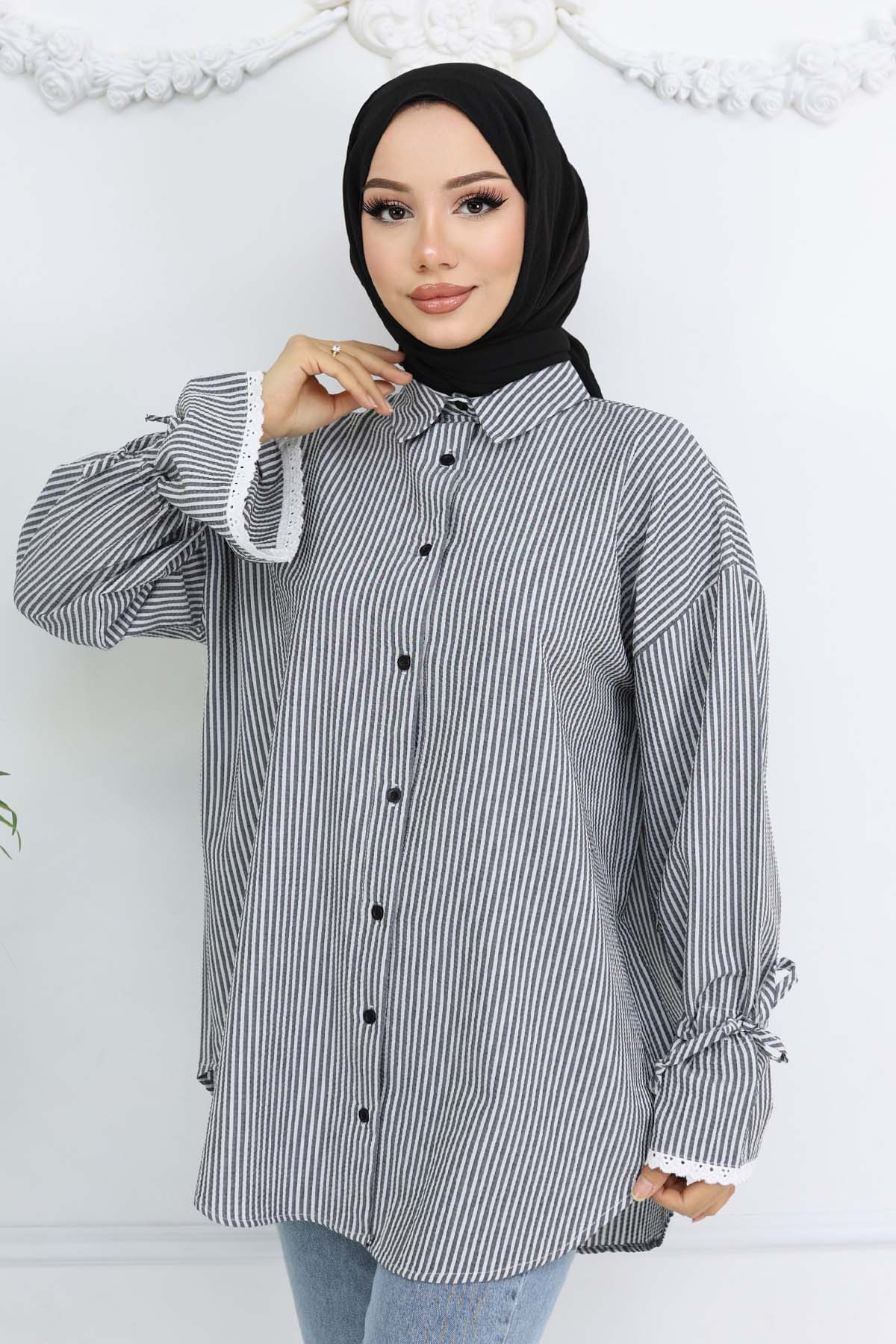 Striped Shirt With Scalloped Sleeves