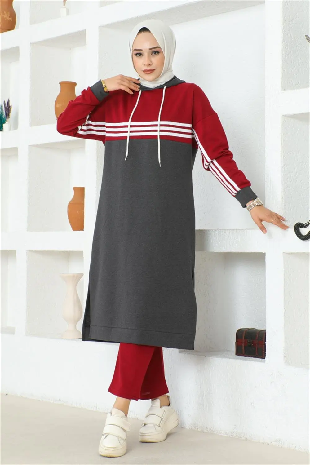 Striped Slit Sports Suit-detail