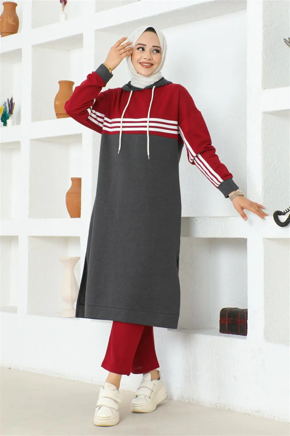 Striped Slit Sports Suit-detail