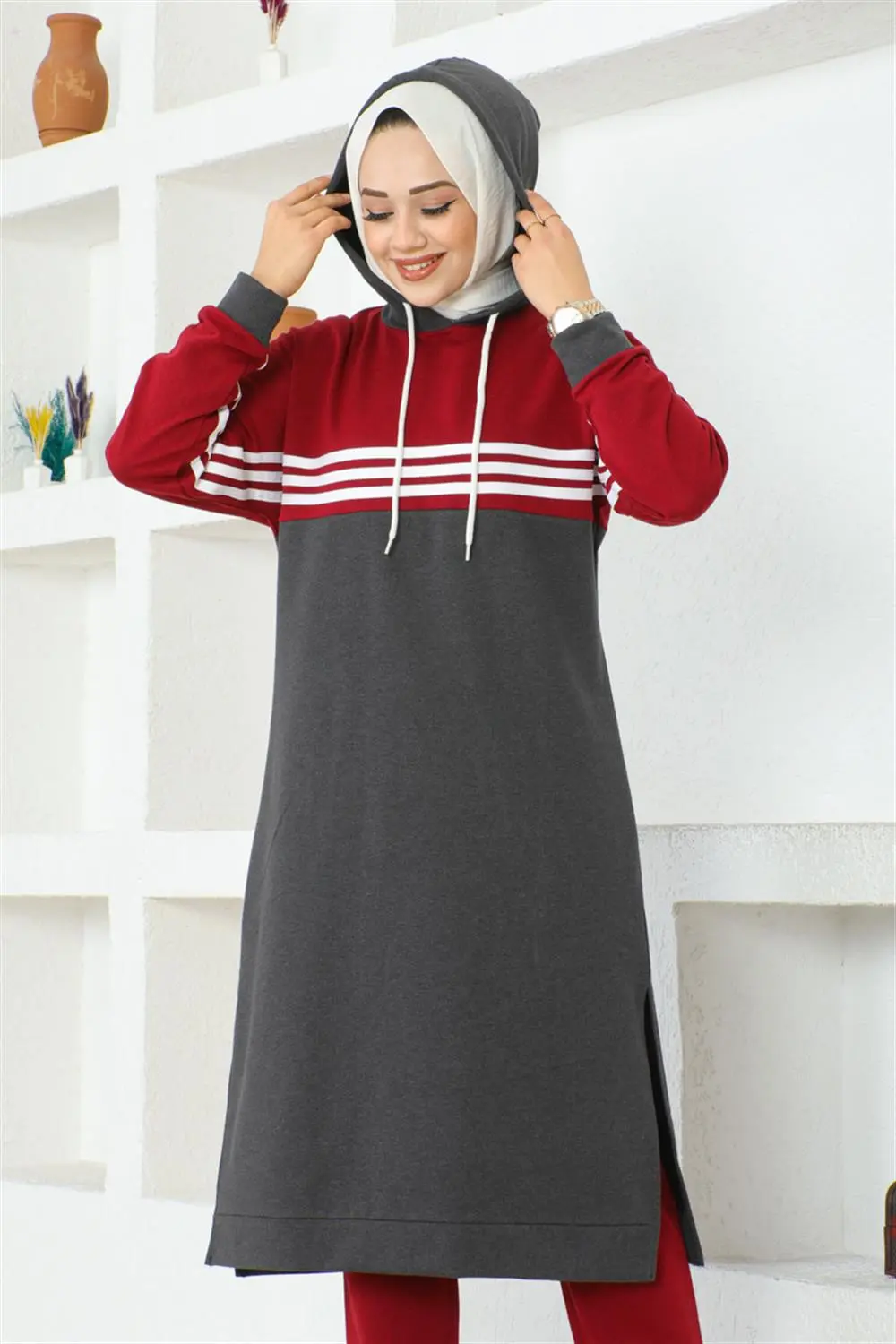 Striped Slit Sports Suit-detail