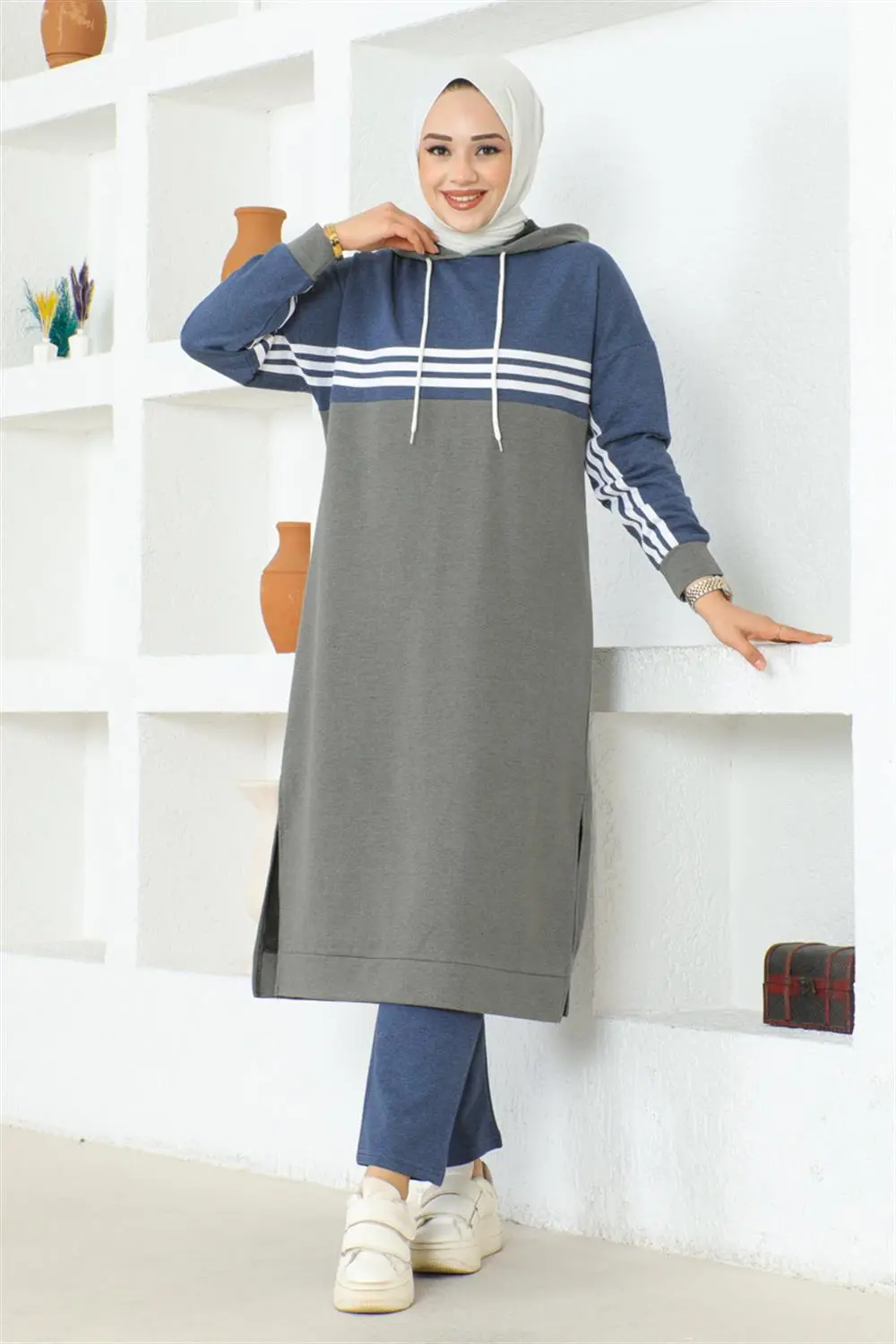 Striped Slit Sports Suit-detail