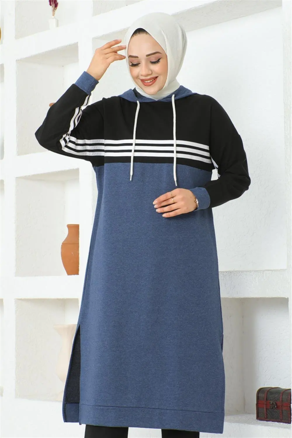 Striped Slit Sports Suit-detail