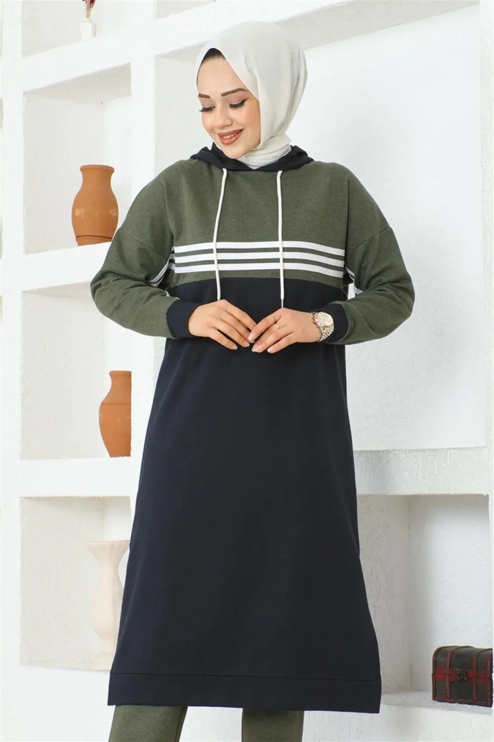 Striped Slit Sports Suit-detail