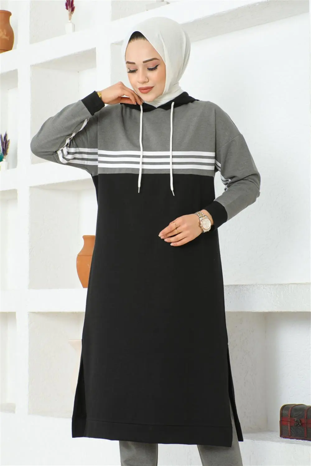 Striped Slit Sports Suit-detail