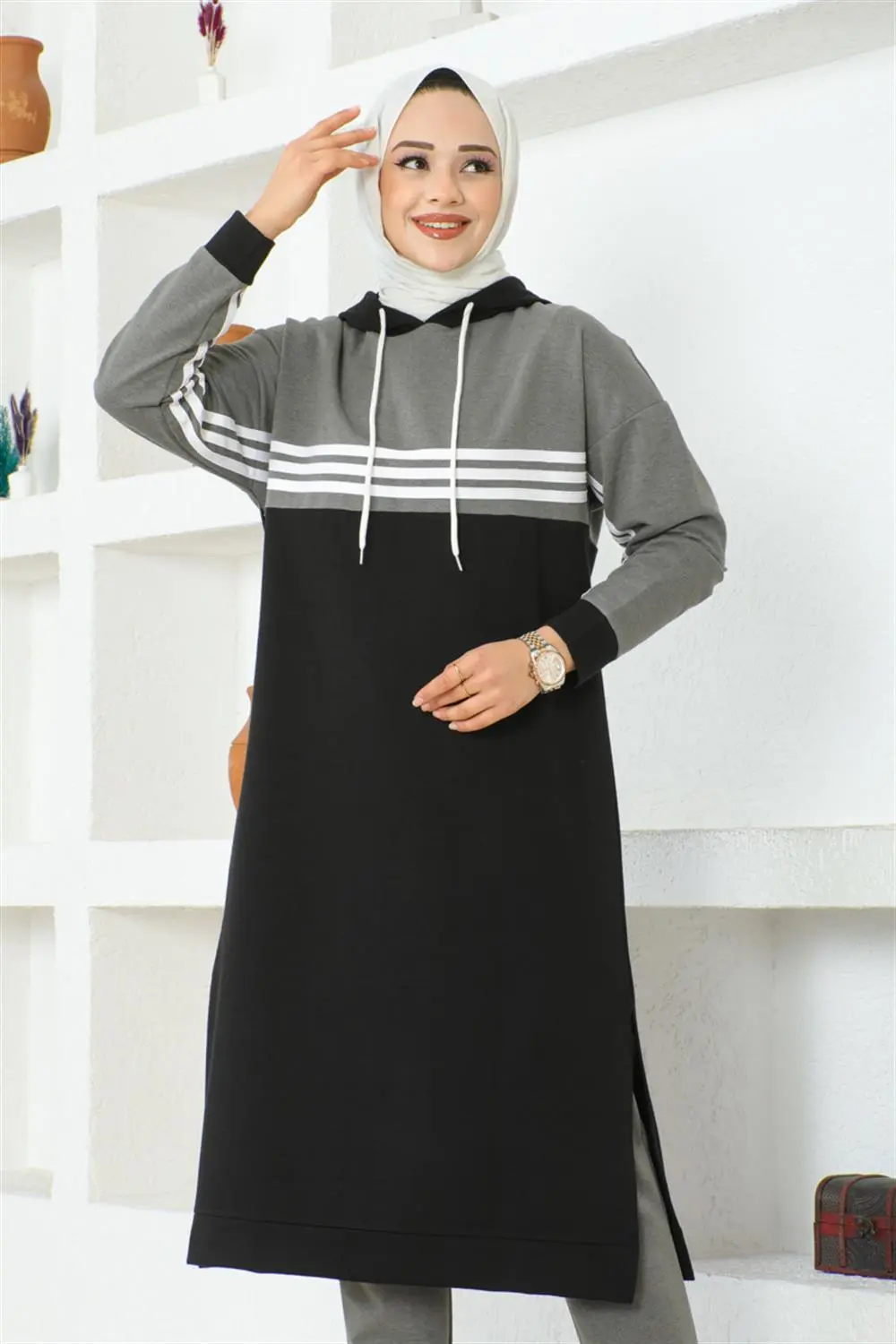 Striped Slit Sports Suit-detail