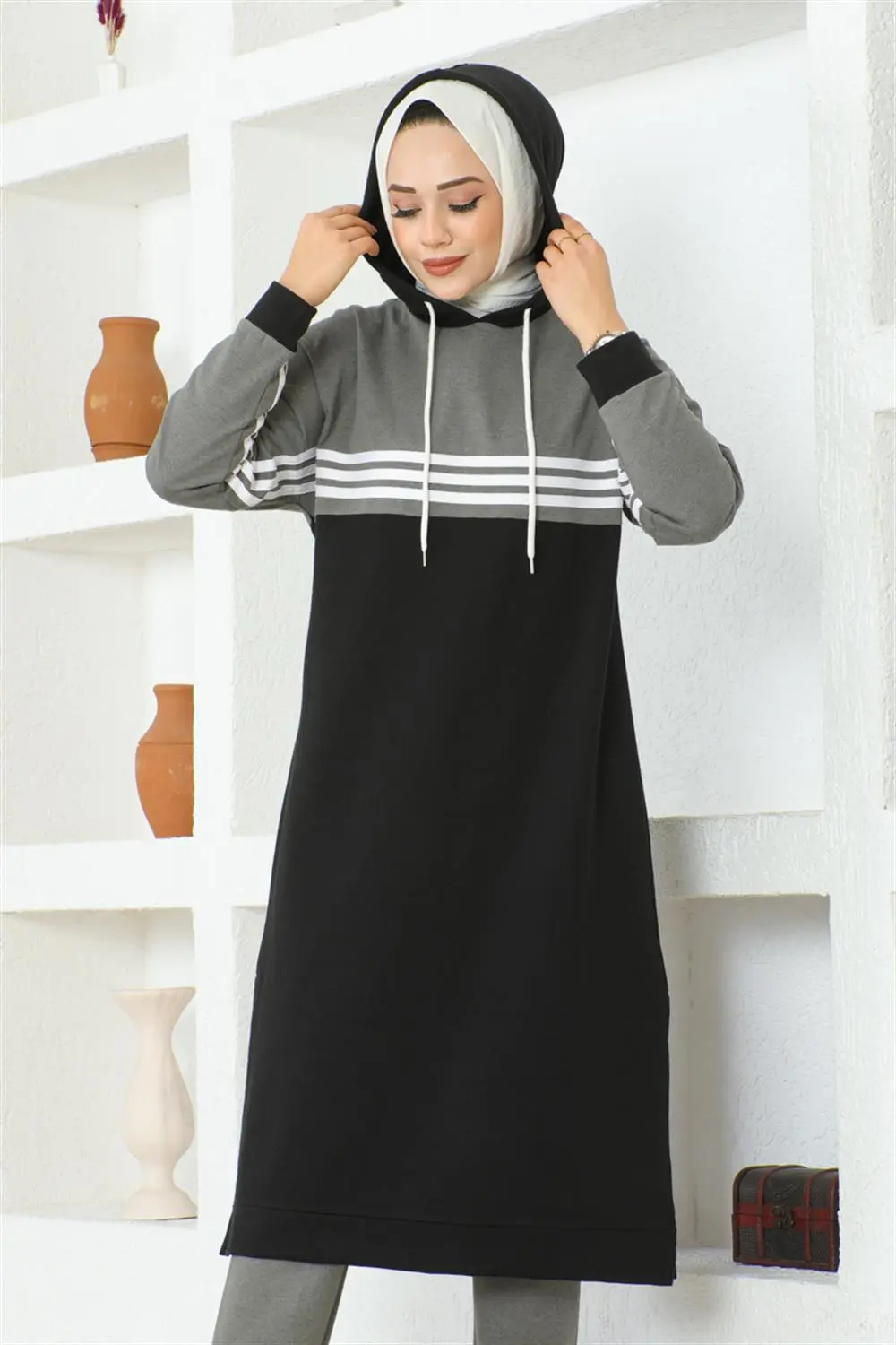 Striped Slit Sports Suit-detail