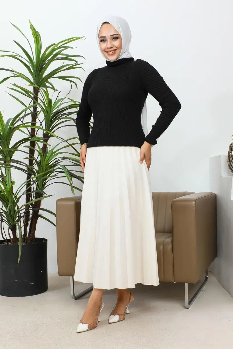 Turtleneck Sweater-detail