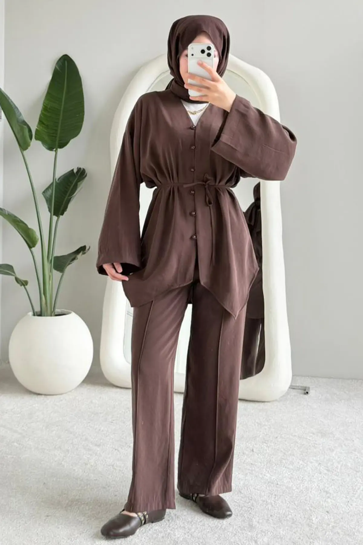 Two Asymmetric Team-detail