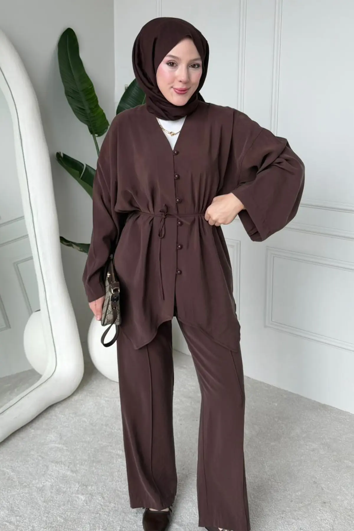 Two Asymmetric Team-detail