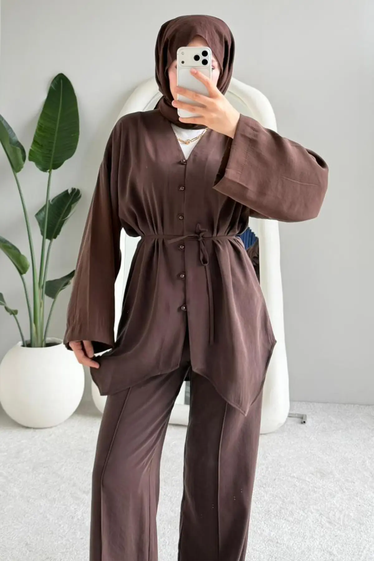 Two Asymmetric Team-detail