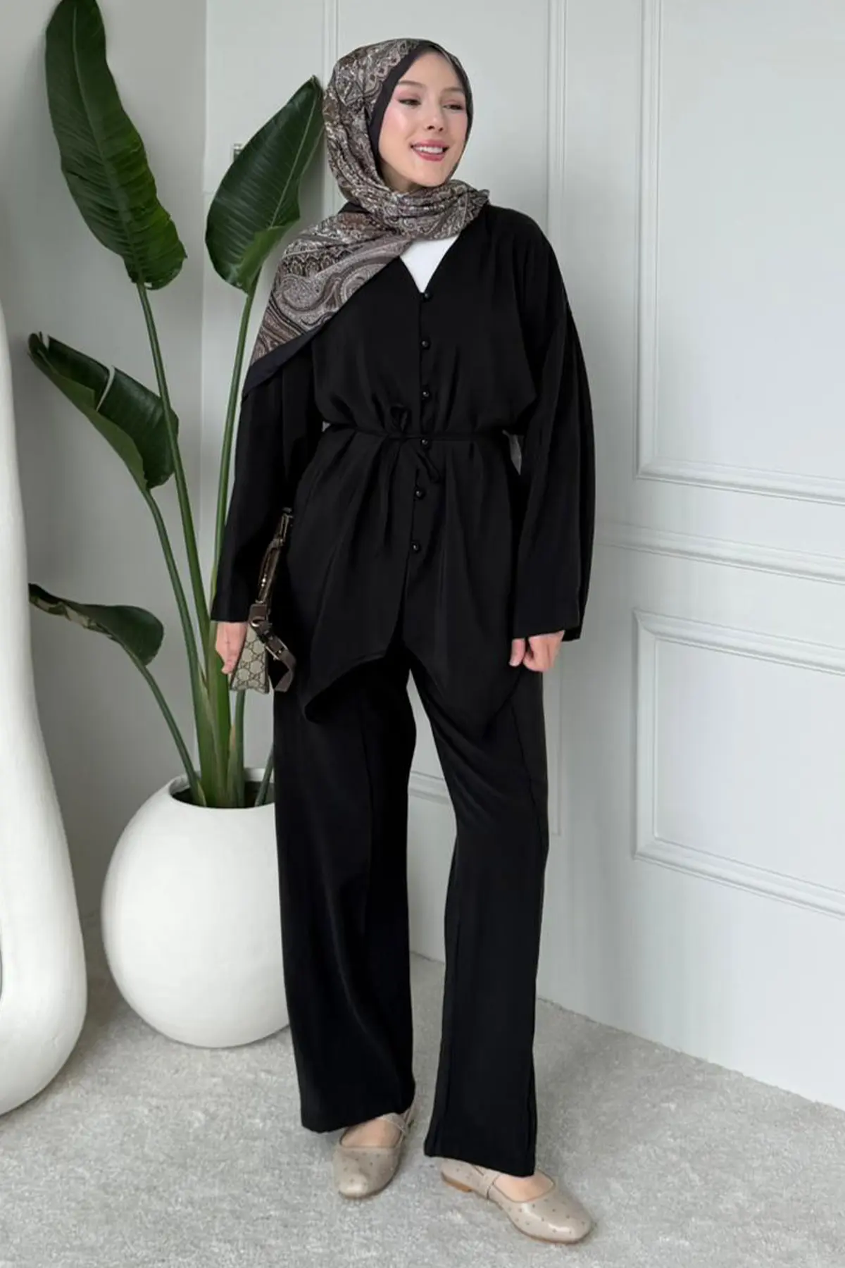 Two Asymmetric Team-detail