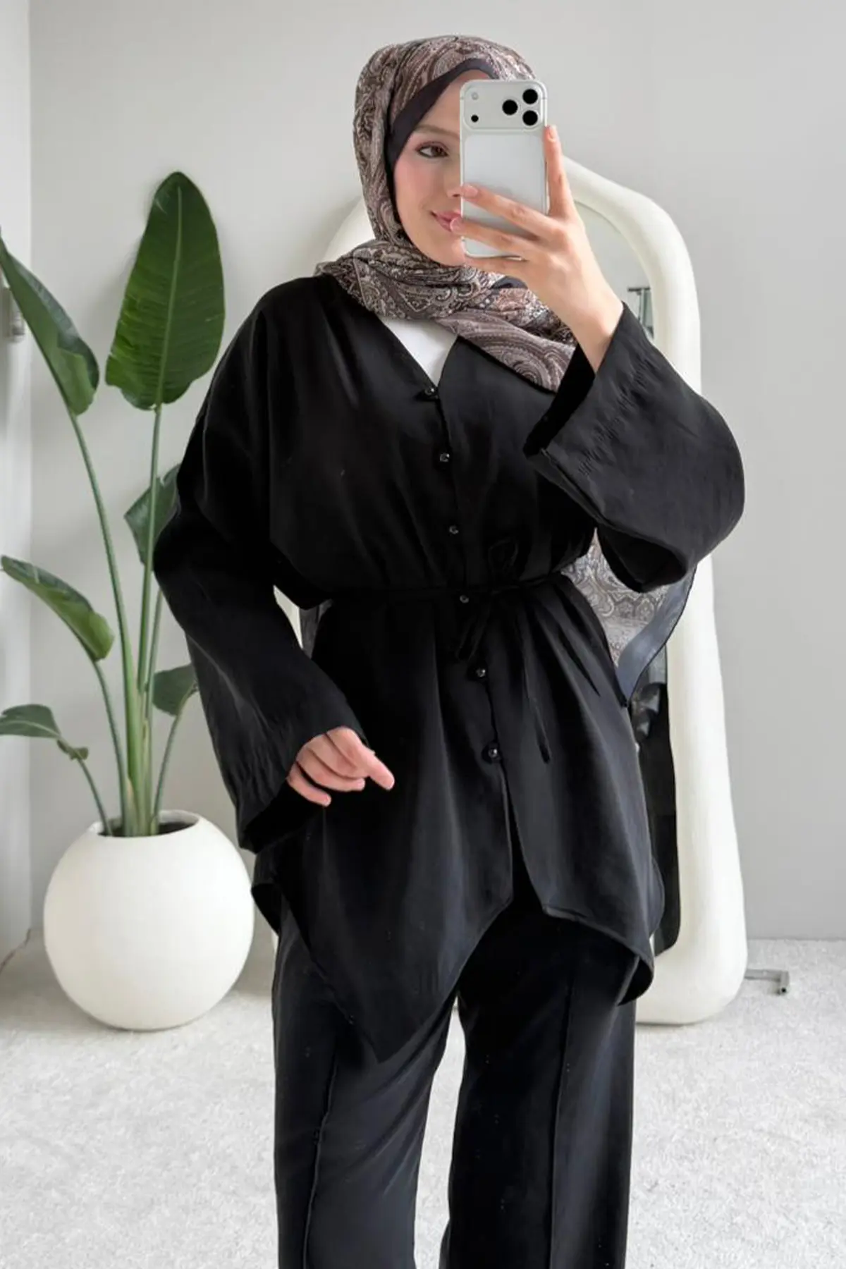 Two Asymmetric Team-detail