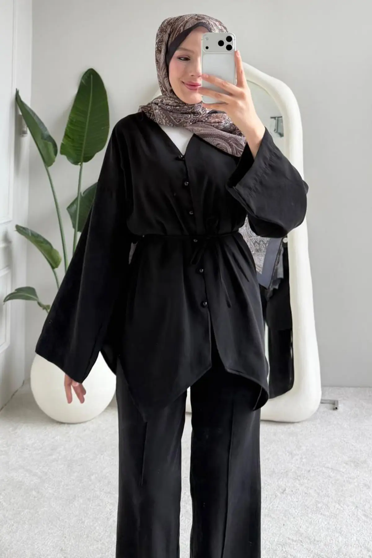 Two Asymmetric Team-detail