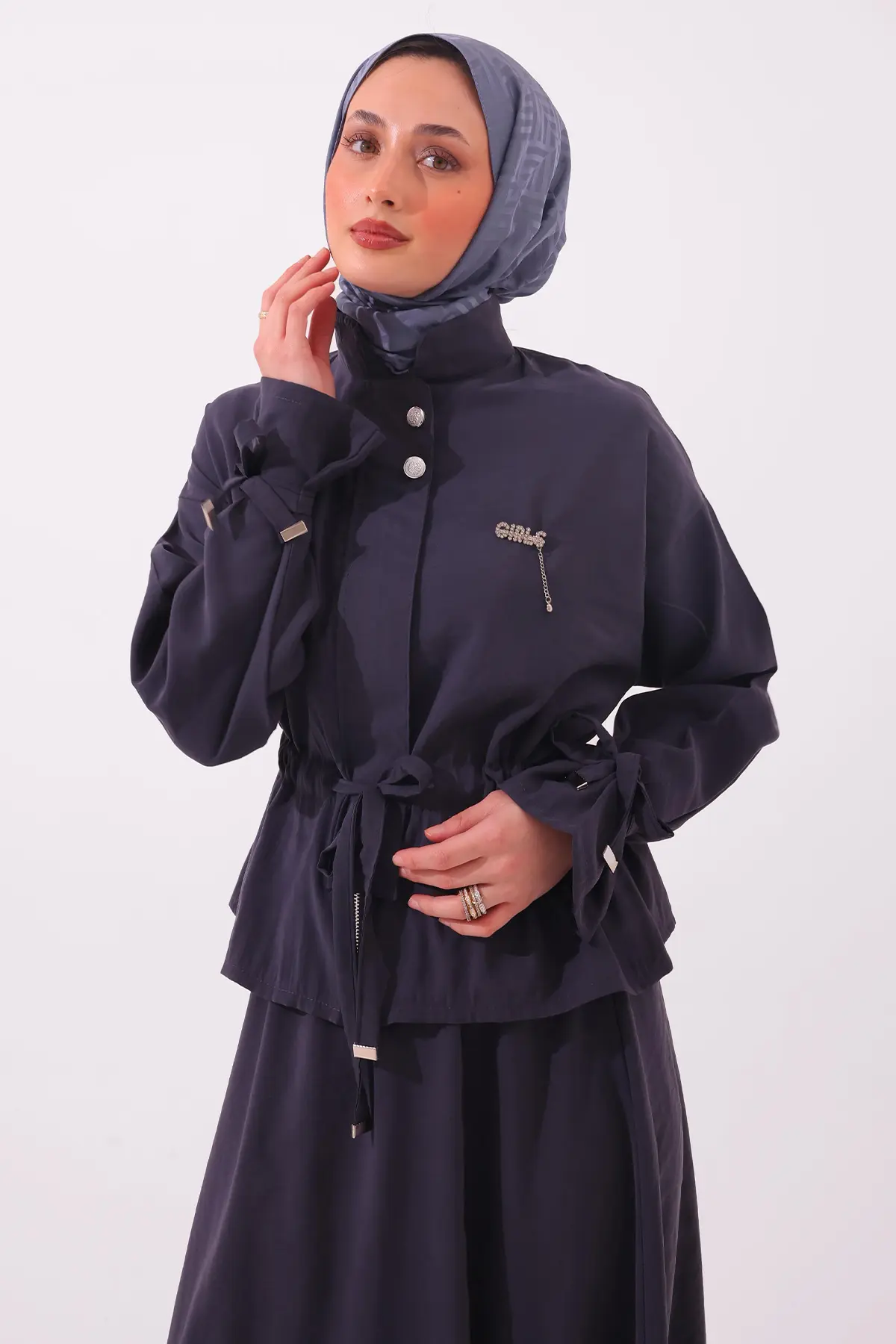 Two-piece Set With Brooch-detail