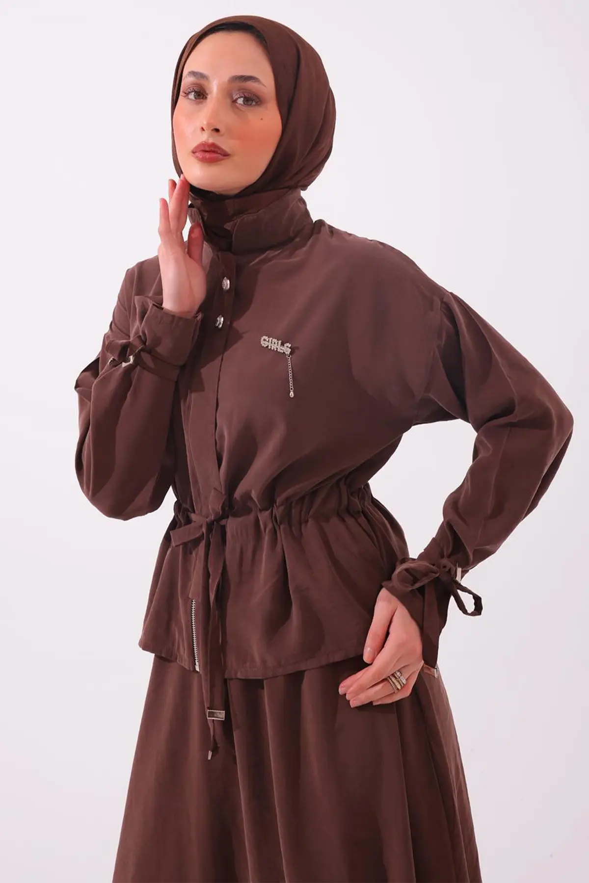 Two-piece Set With Brooch-detail