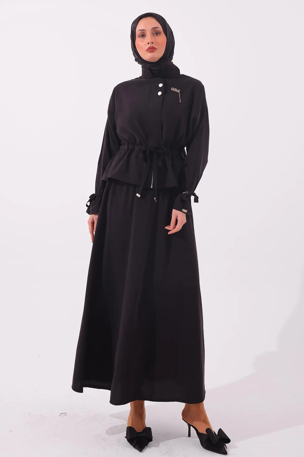 Two-piece Set With Brooch-detail