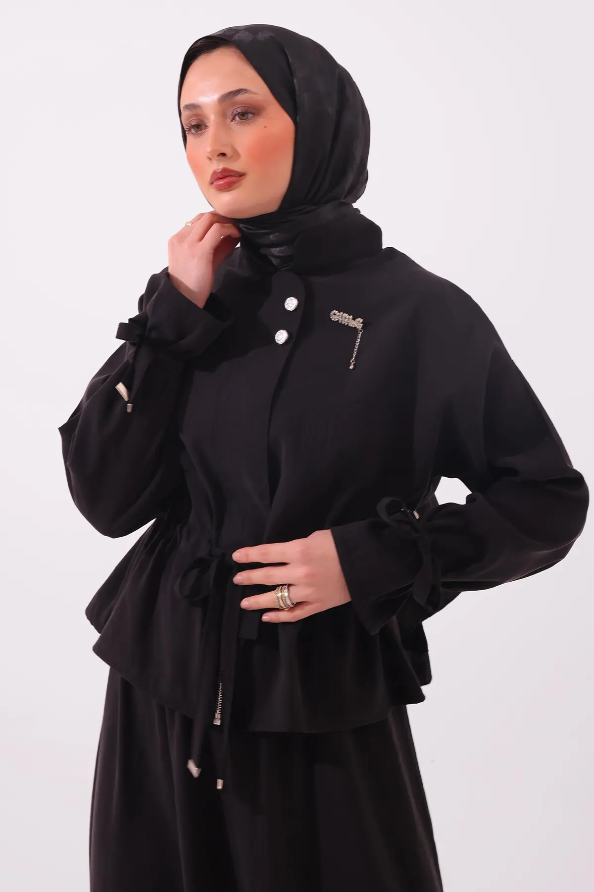 Two-piece Set With Brooch-detail