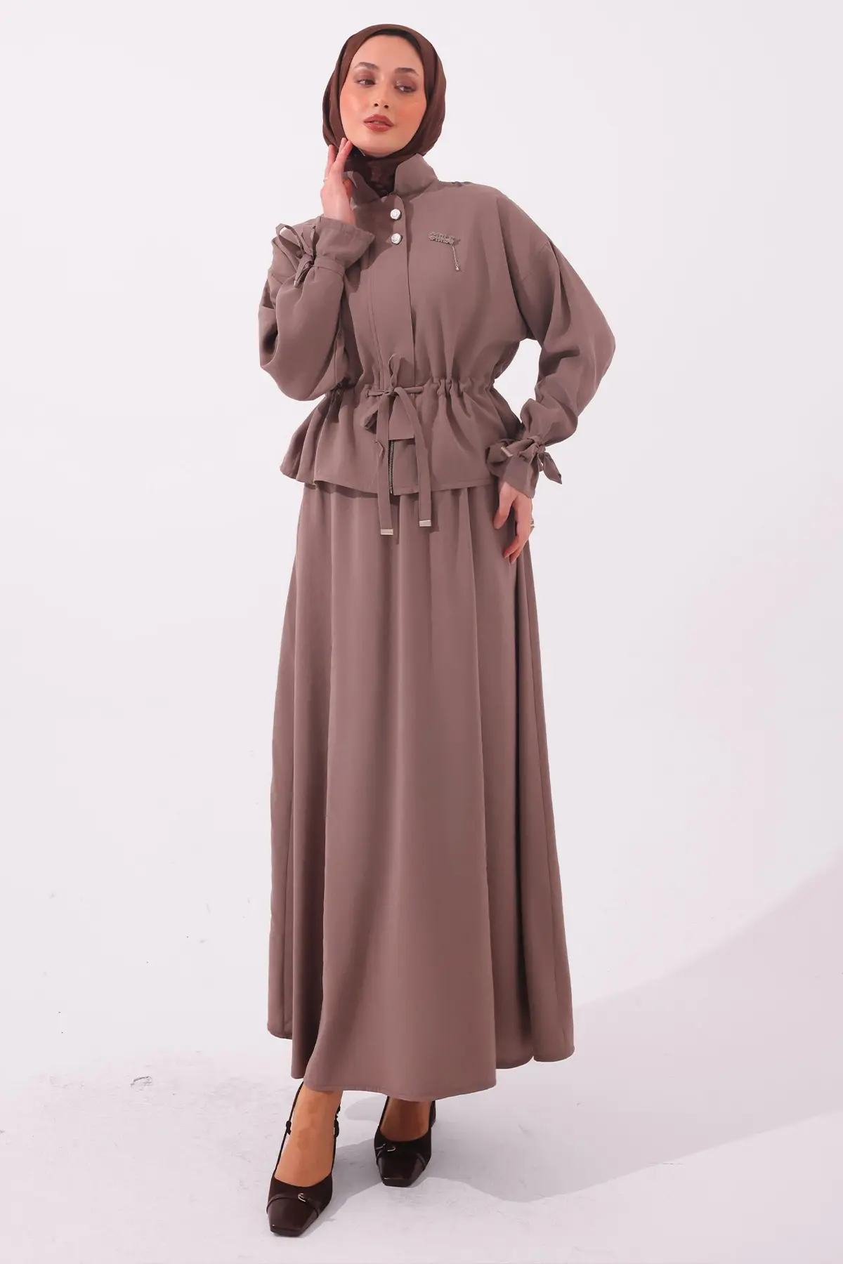 Two-piece Set With Brooch-detail