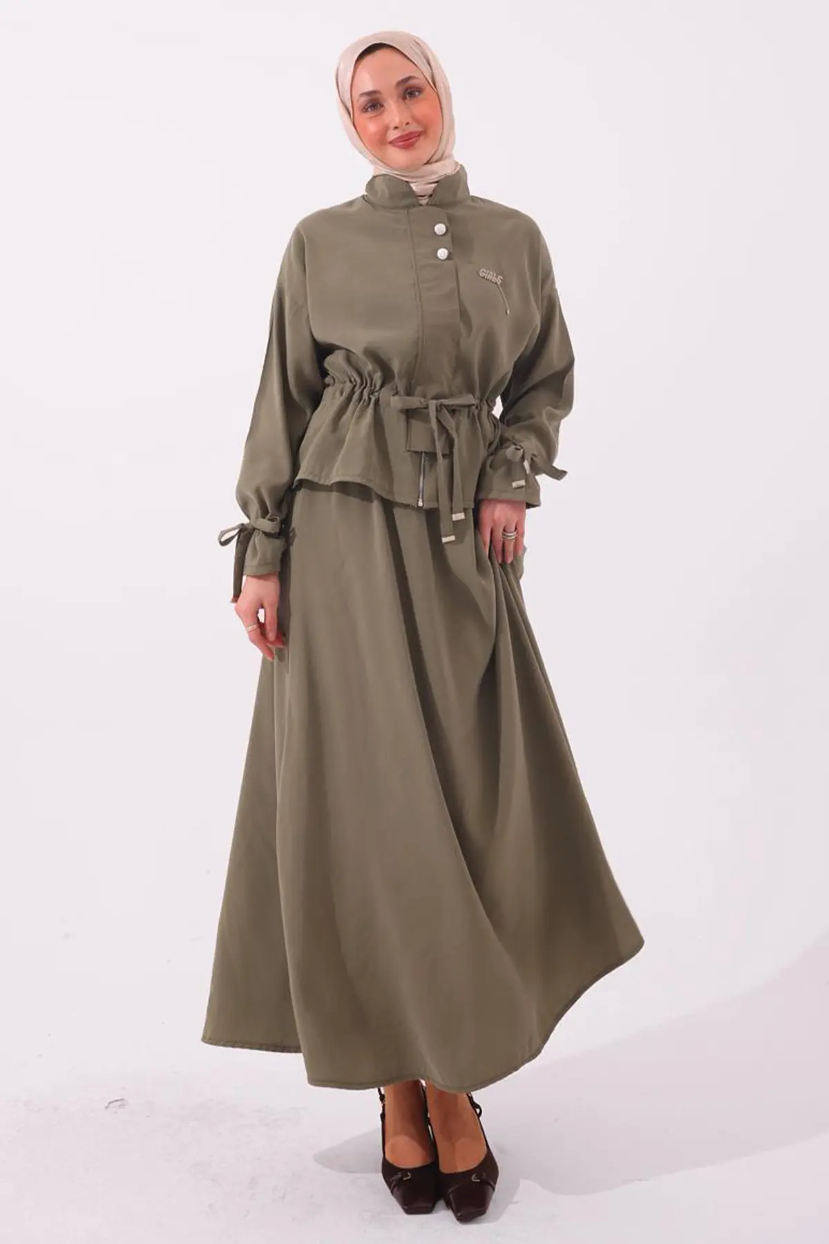 Two-piece Set With Brooch-detail