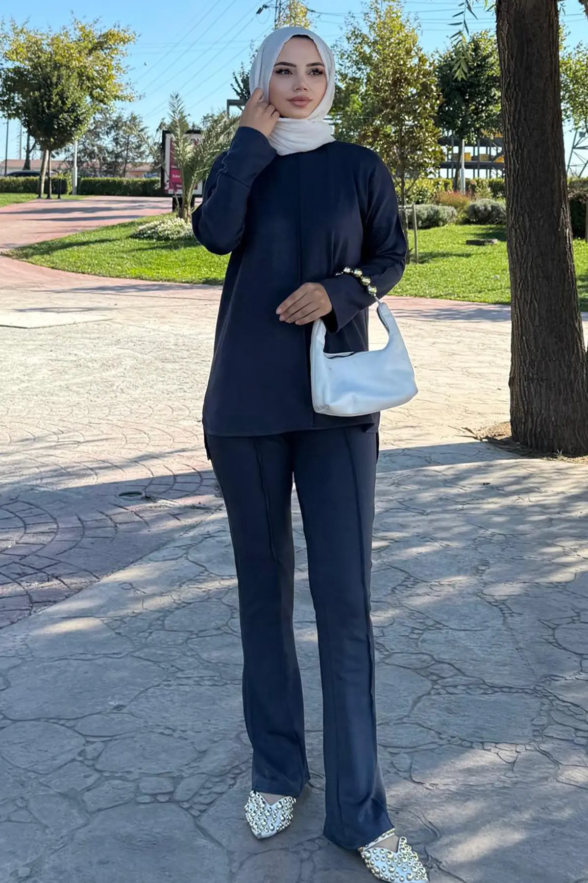 Two-piece Set With Stitching Detail-detail