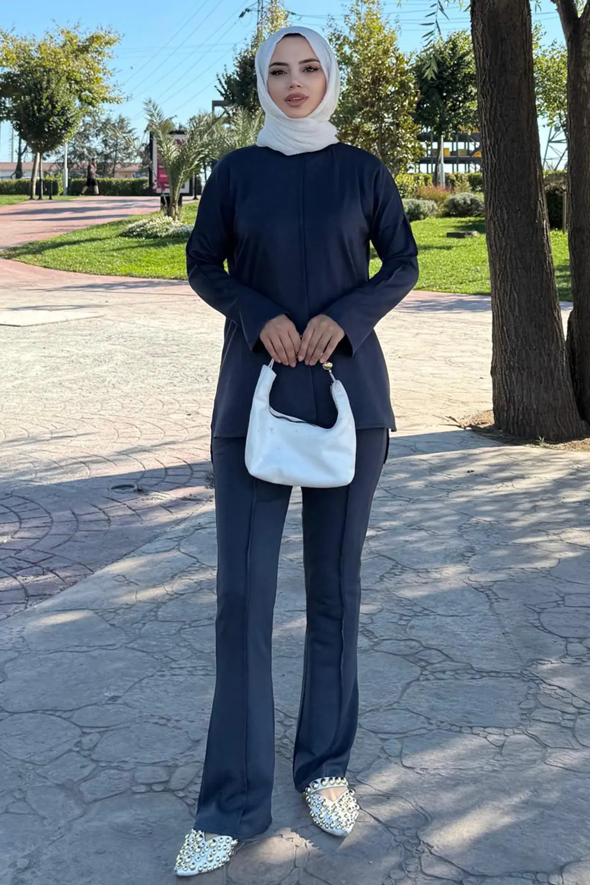 Two-piece Set With Stitching Detail-detail