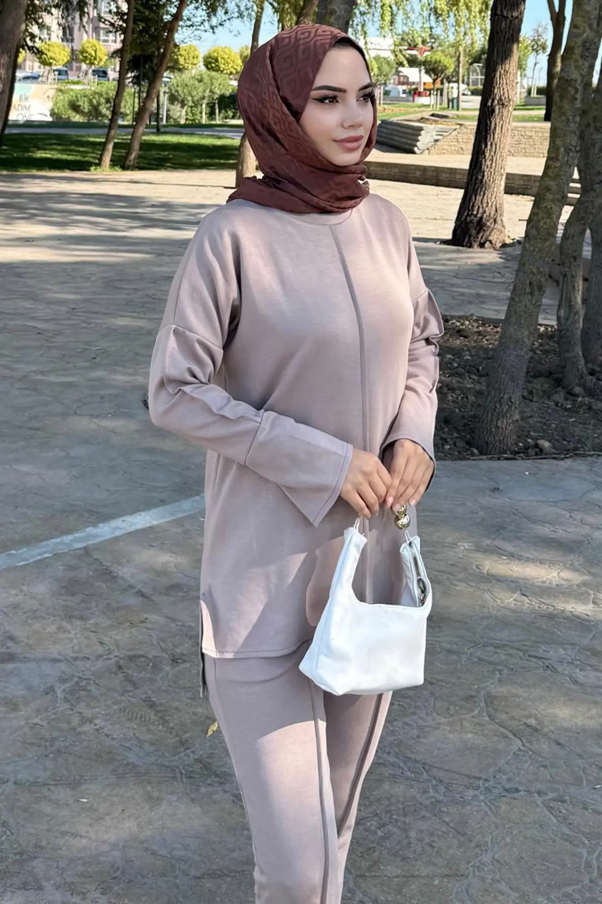 Two-piece Set With Stitching Detail-detail