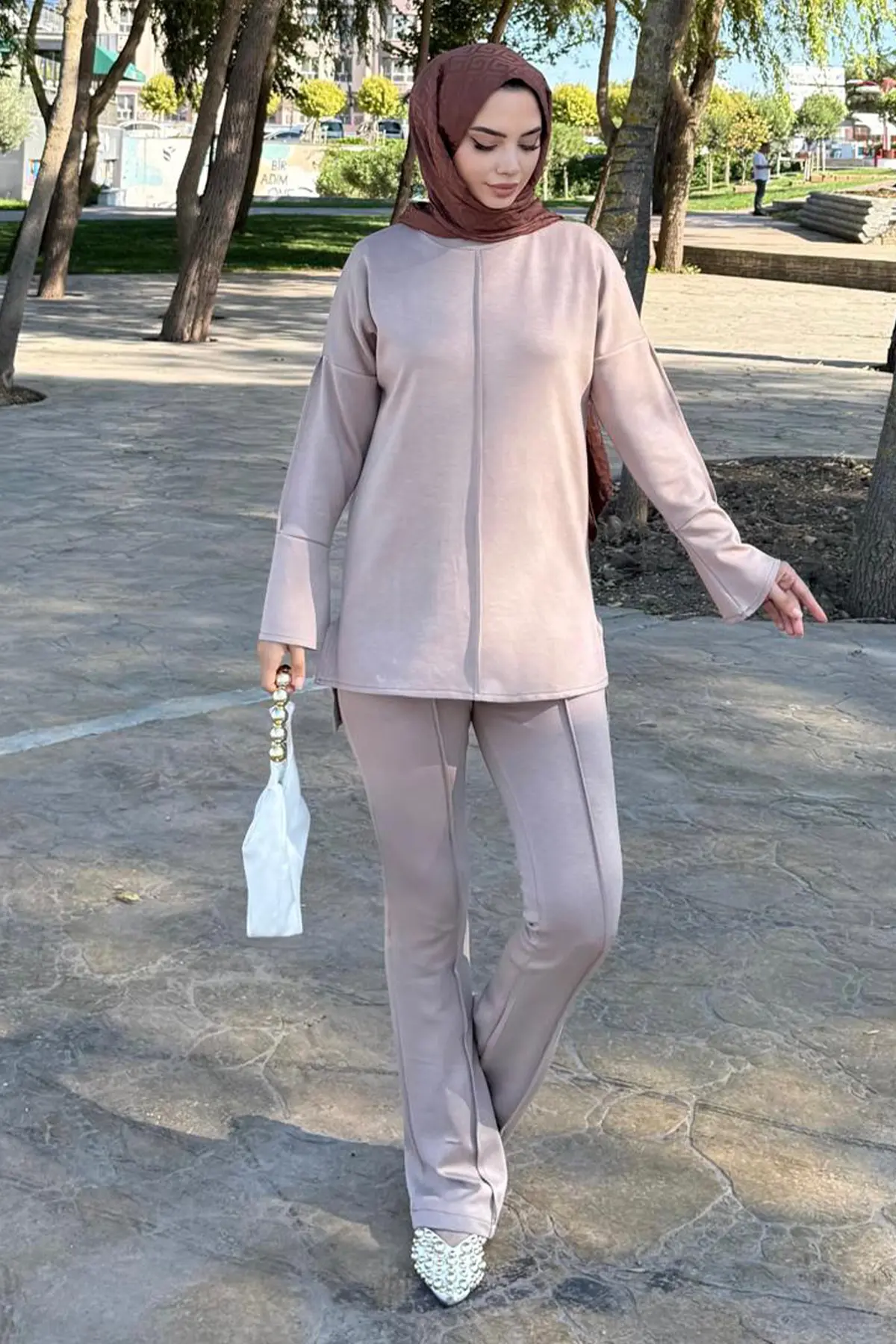 Two-piece Set With Stitching Detail-detail