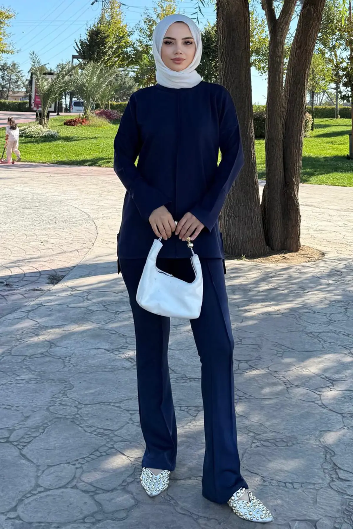 Two-piece Set With Stitching Detail-detail